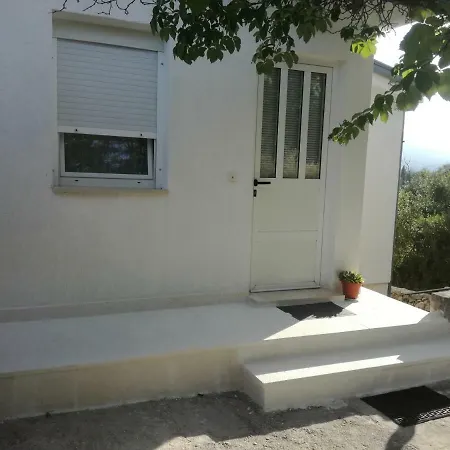 Lora Apartmán Marina
