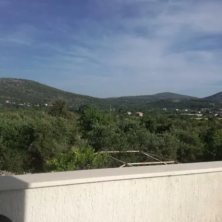 Lora Apartmán *